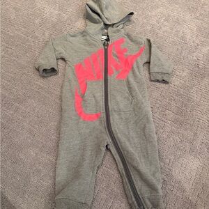 Nike Kids Gray and Pink Footie 9M